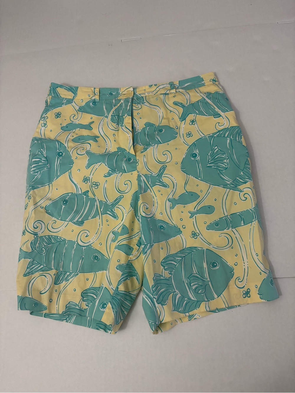 Lilly Pulitzer 8” Fish Print Womens Shorts Sz 12